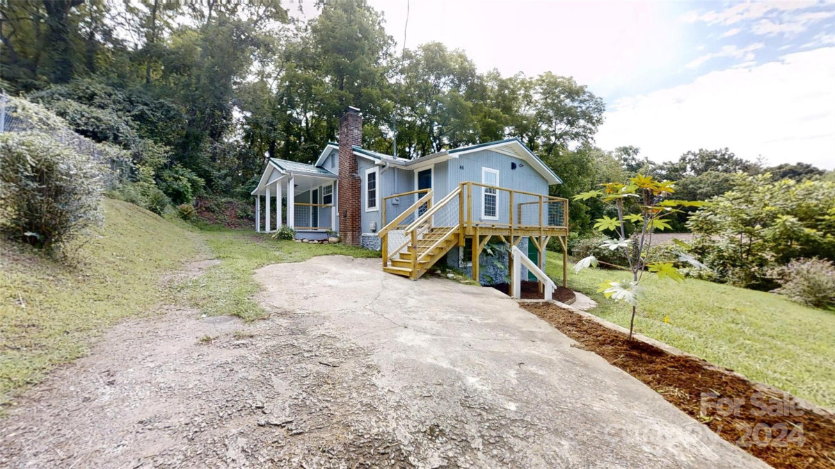 46 Lewis St Canton, NC 28716