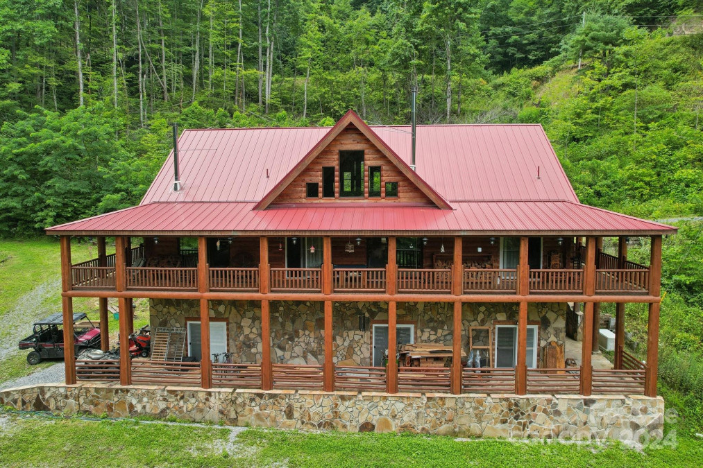 4501 Cove Creek Rd Waynesville, NC 28785