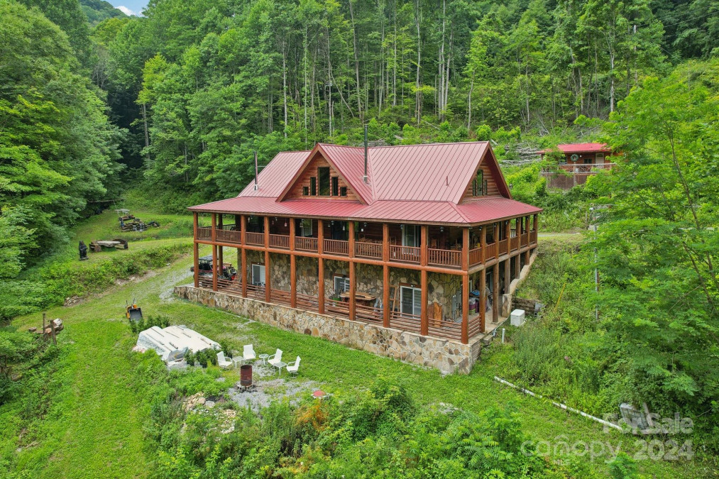 4501 Cove Creek Rd Waynesville, NC 28785