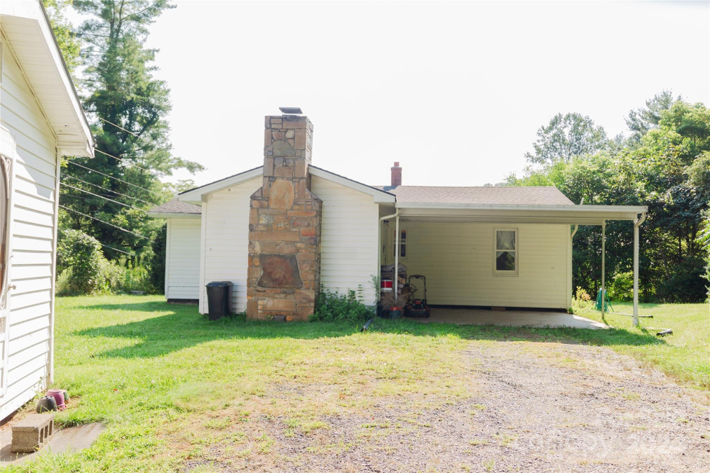 607 Fred Sparks Rd Bakersville, NC 28705