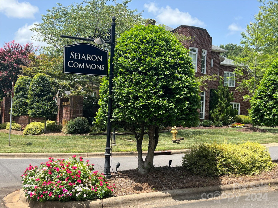 4101 Sharon Commons Ln Charlotte, NC 28210