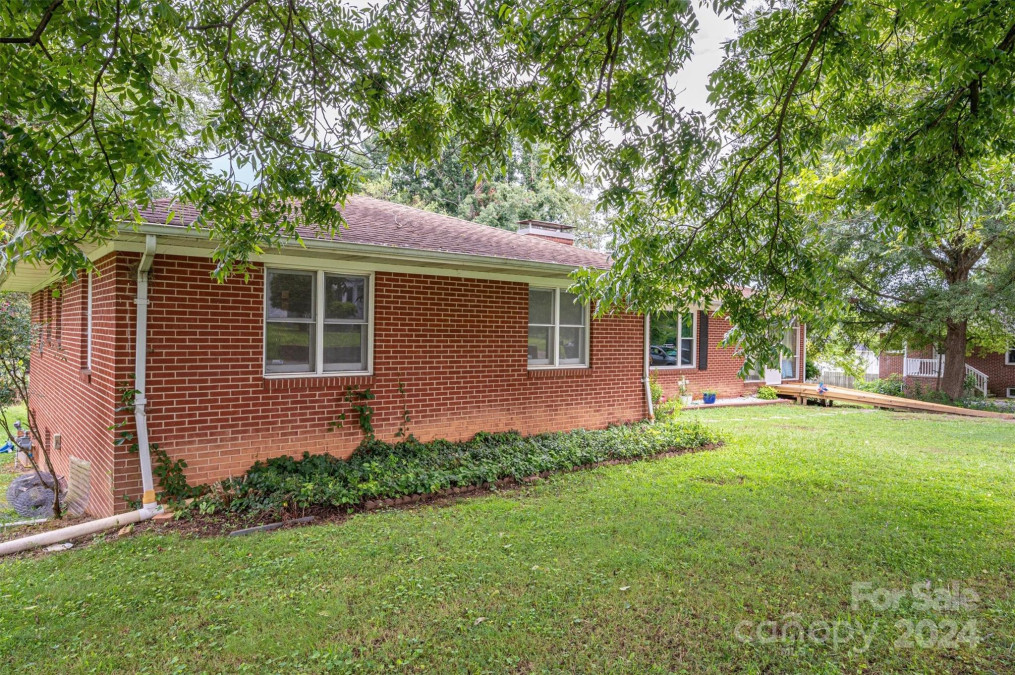 205 Bates Ave Cherryville, NC 28021