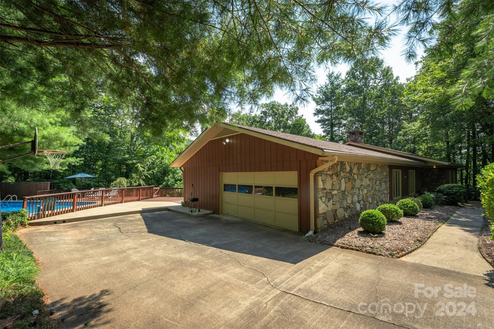 112 Richard Ln Black Mountain, NC 28711