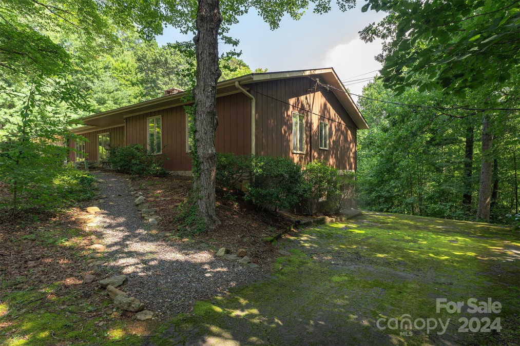 112 Richard Ln Black Mountain, NC 28711