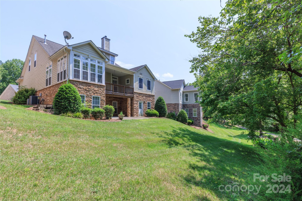 1365 Winged Foot Dr Denver, NC 28037