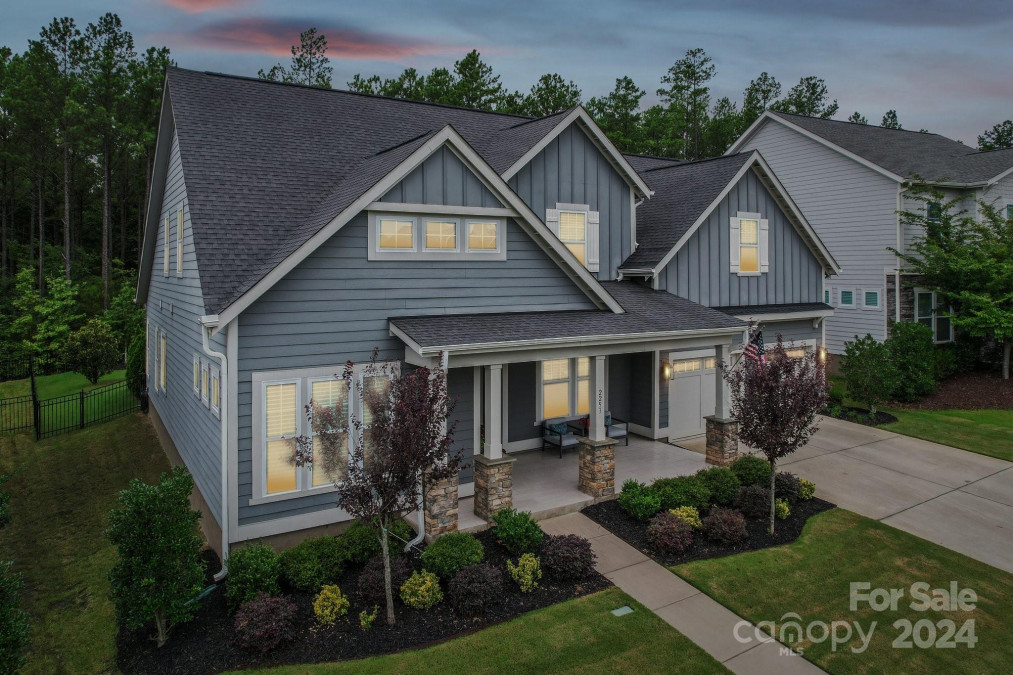 2293 Paddlers Cove Dr Clover, SC 29710