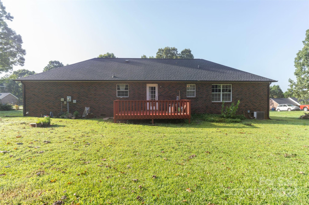 1877 Summerfield Cir Conover, NC 28613