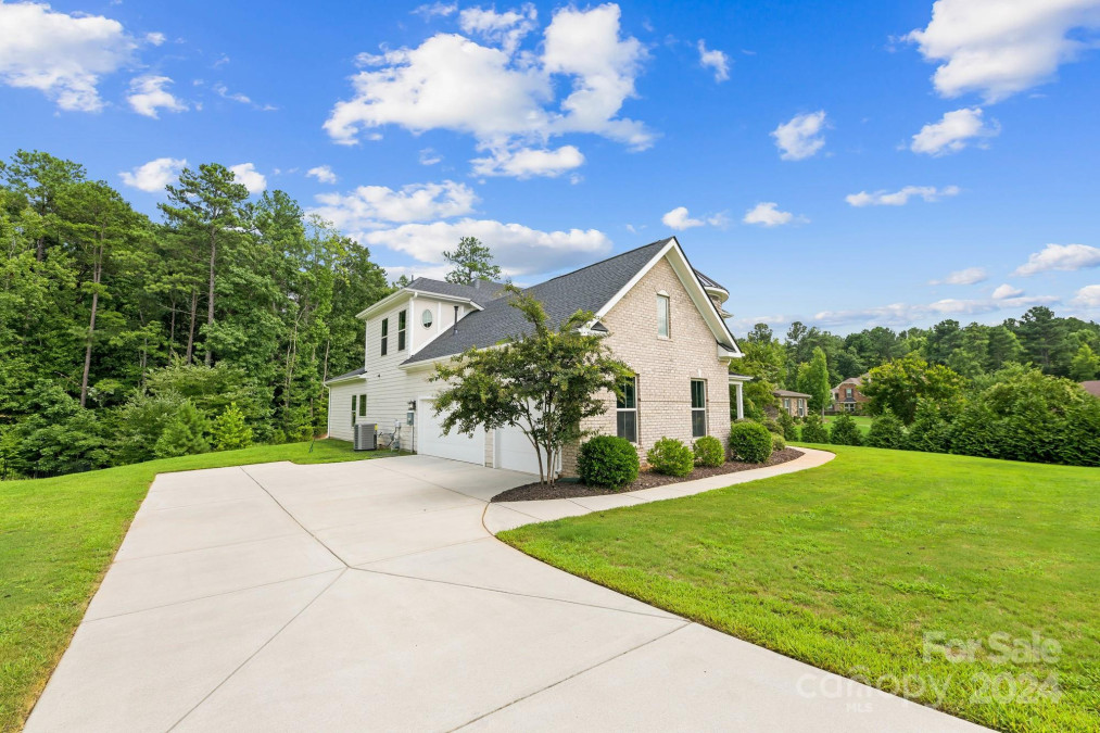 156 Leaning Tower Dr Mooresville, NC 28117