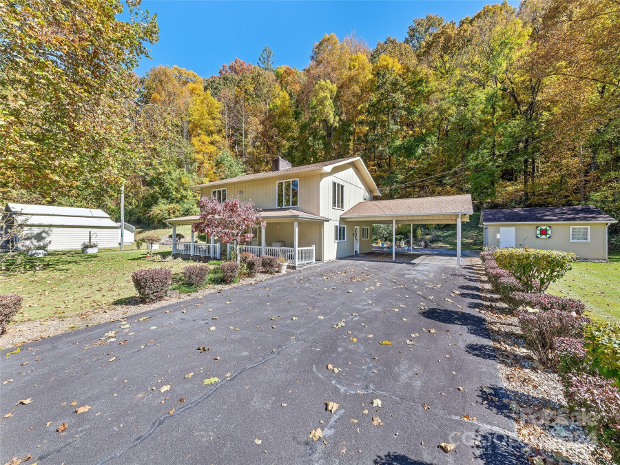 702 Jonathan Creek Rd Waynesville, NC 28785