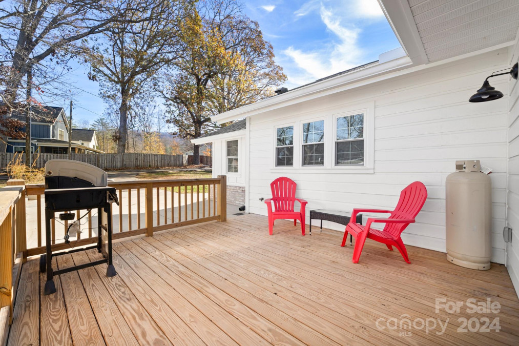 28 Kingsley Way Asheville, NC 28803