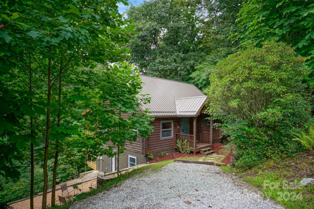 3925 Blackberry Crest Ln Lenoir, NC 28645