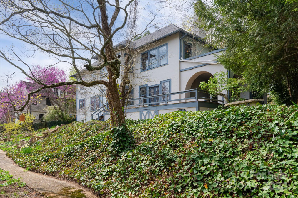 38 Lakeview Rd Asheville, NC 28804