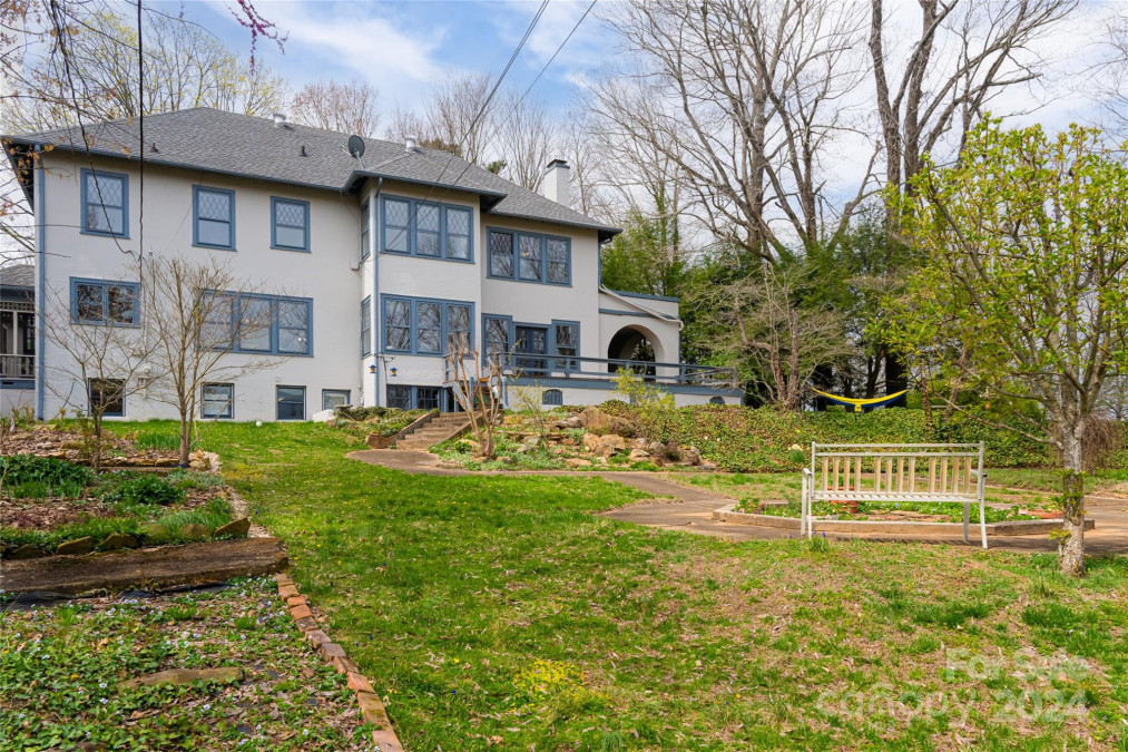 38 Lakeview Rd Asheville, NC 28804