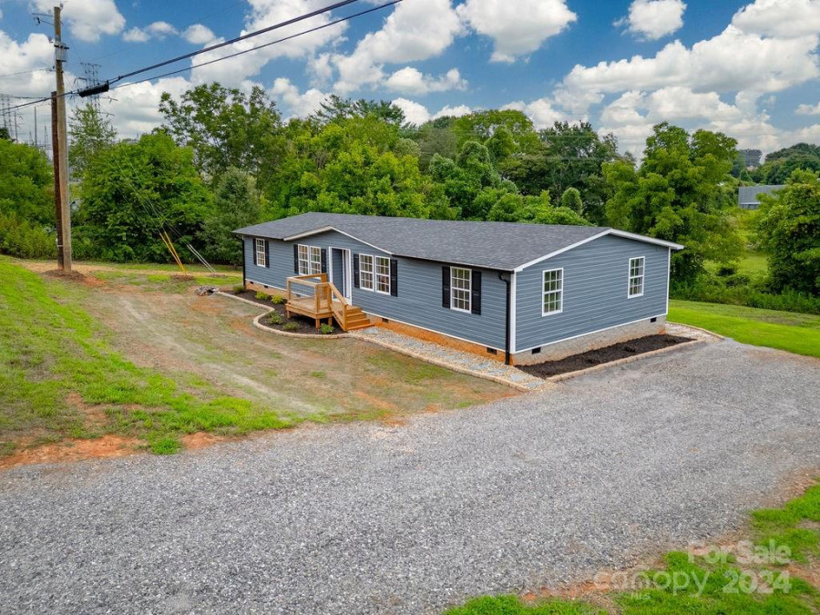 55 Shannon Park Cir Taylorsville, NC 28681