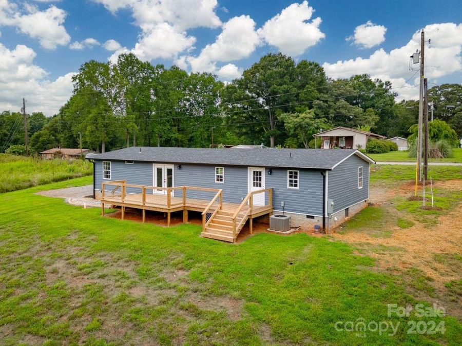 55 Shannon Park Cir Taylorsville, NC 28681