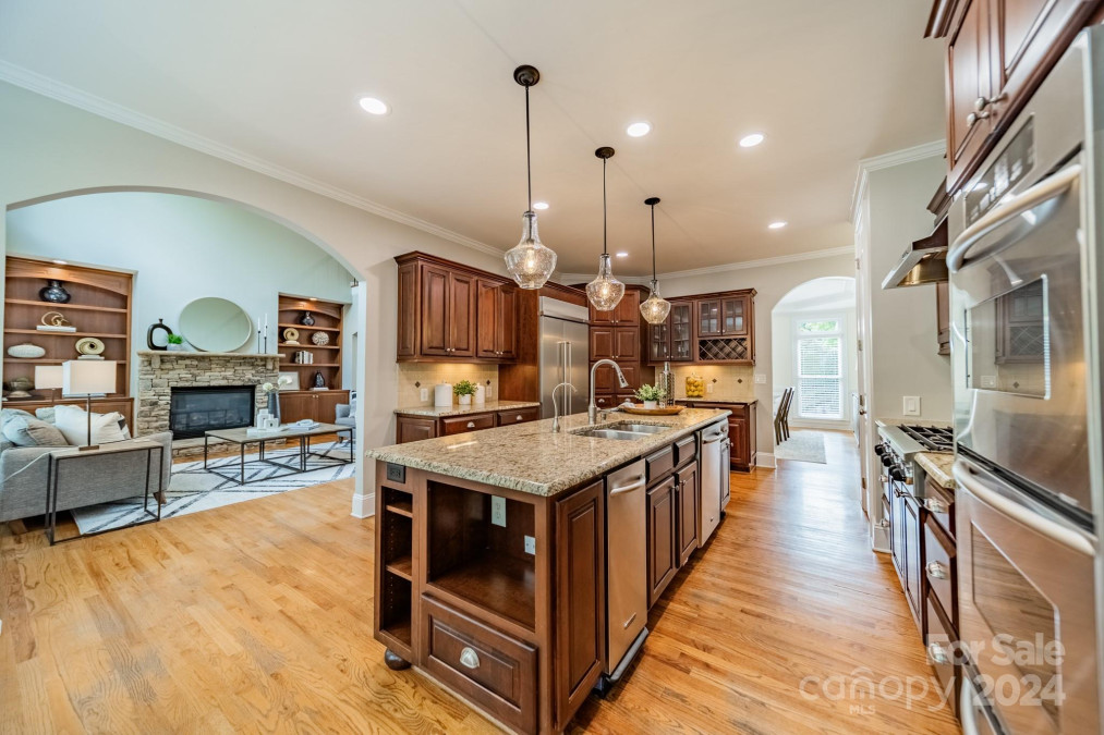 1006 Russet Glen Ln Matthews, NC 28104