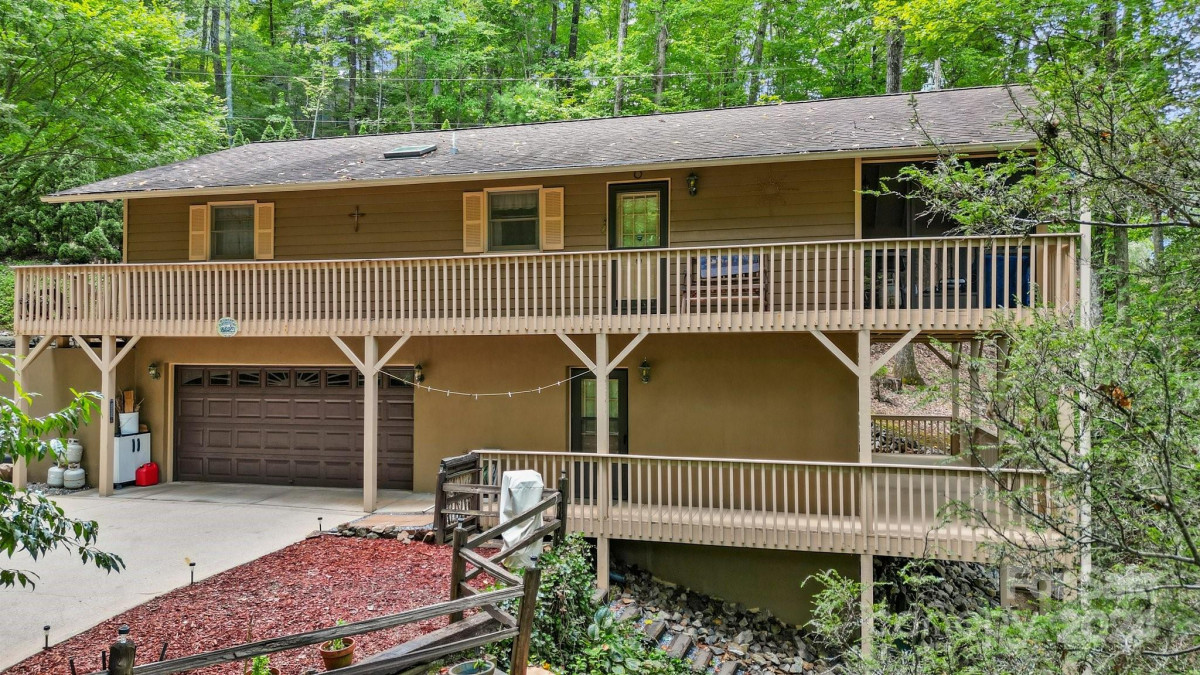 45 Pinecrest Dr Franklin, NC 28734