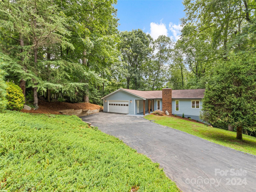 239 Stonebrook Dr Hendersonville, NC 28791