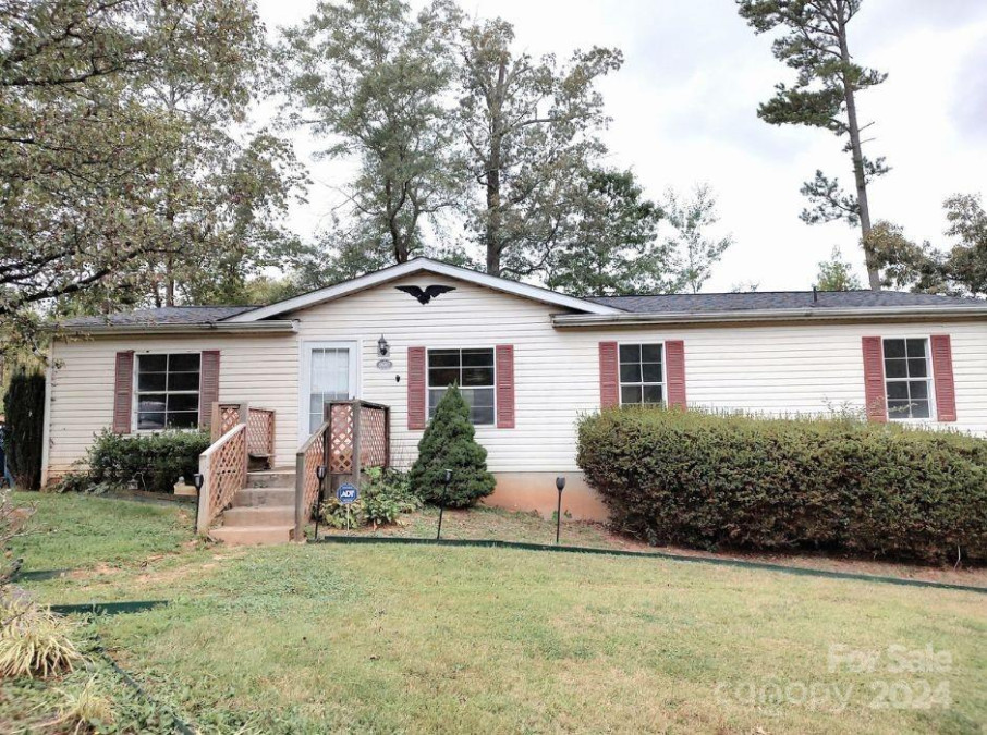 2687 1st Ave Catawba, NC 28609