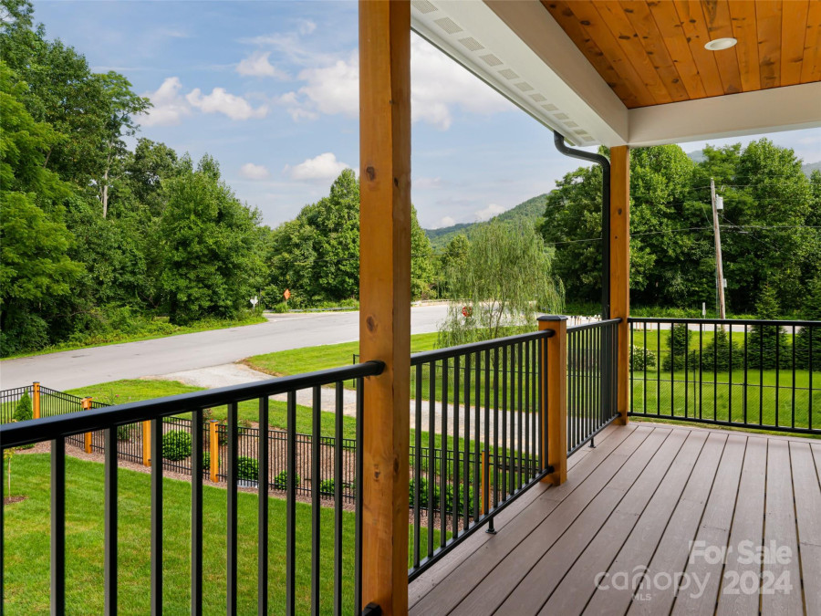 8 Craven Hill Cir Black Mountain, NC 28711