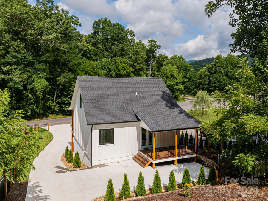 8 Craven Hill Cir Black Mountain, NC 28711