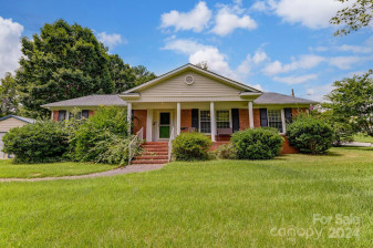 1233 Castlegate St Gastonia, NC 28054