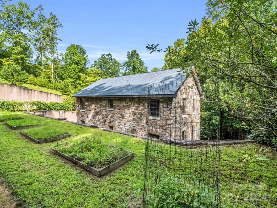 2452 Lake Adger Pw Mill Spring, NC 28756