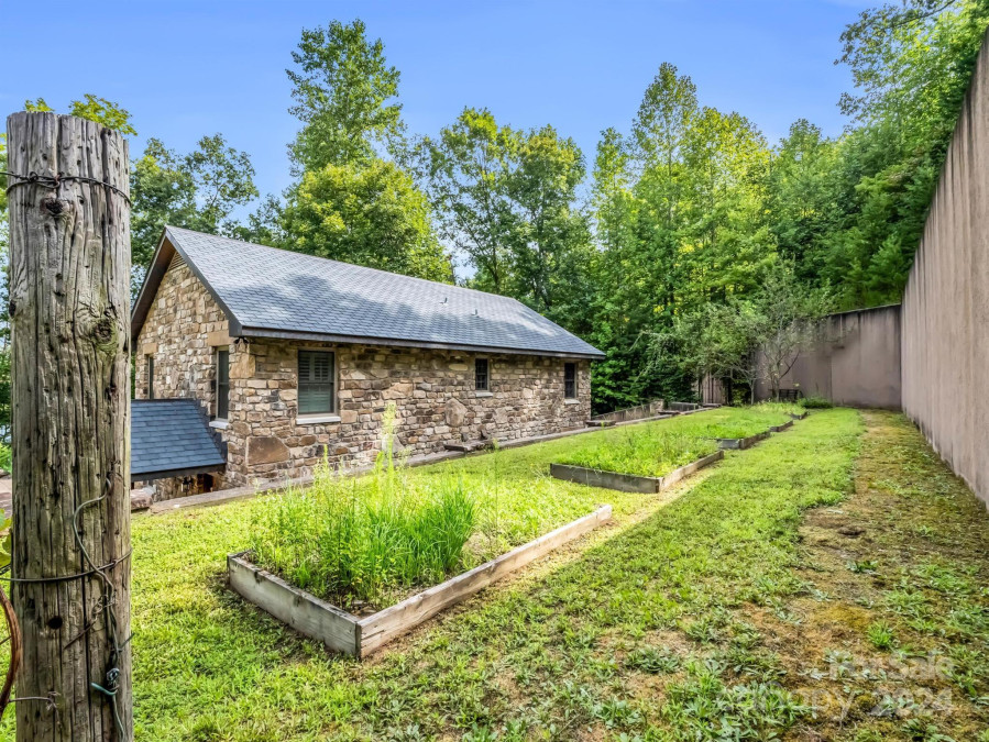 2452 Lake Adger Pw Mill Spring, NC 28756