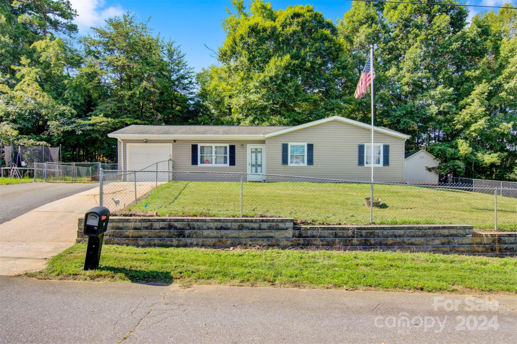 26 Ashley St Granite Falls, NC 28630