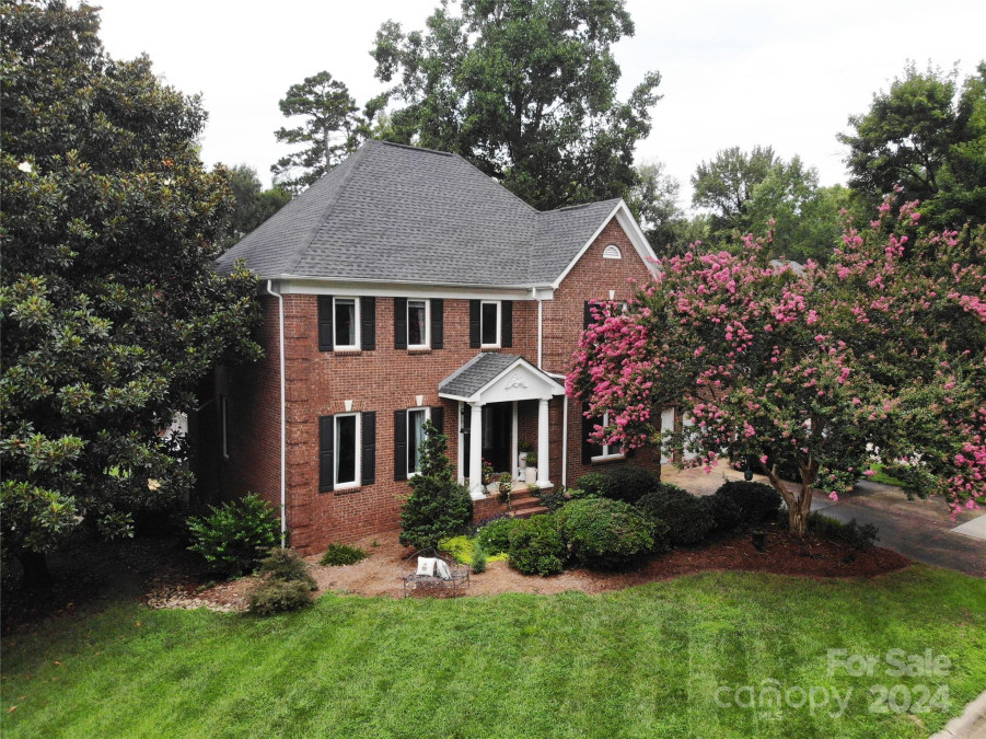 8705 Piccone Brook Ln Charlotte, NC 28216