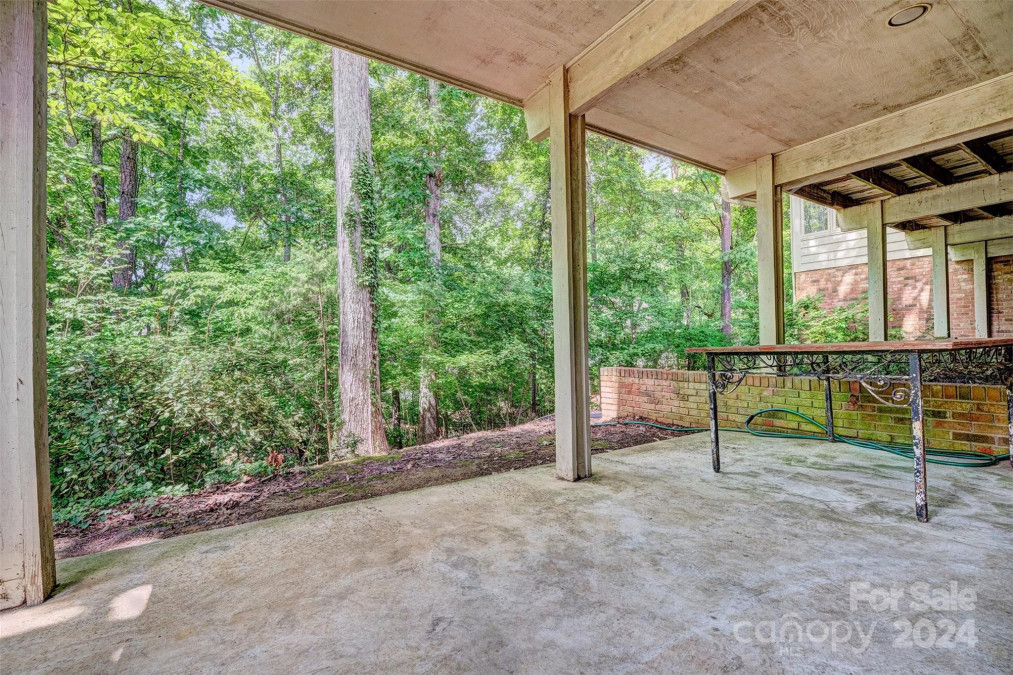 8 Blackberry Ln Lake Wylie, SC 29710