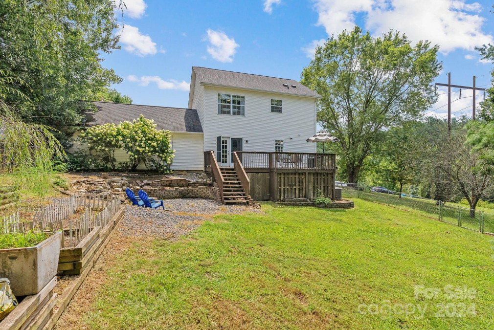 161 Kennedy Rd Weaverville, NC 28787