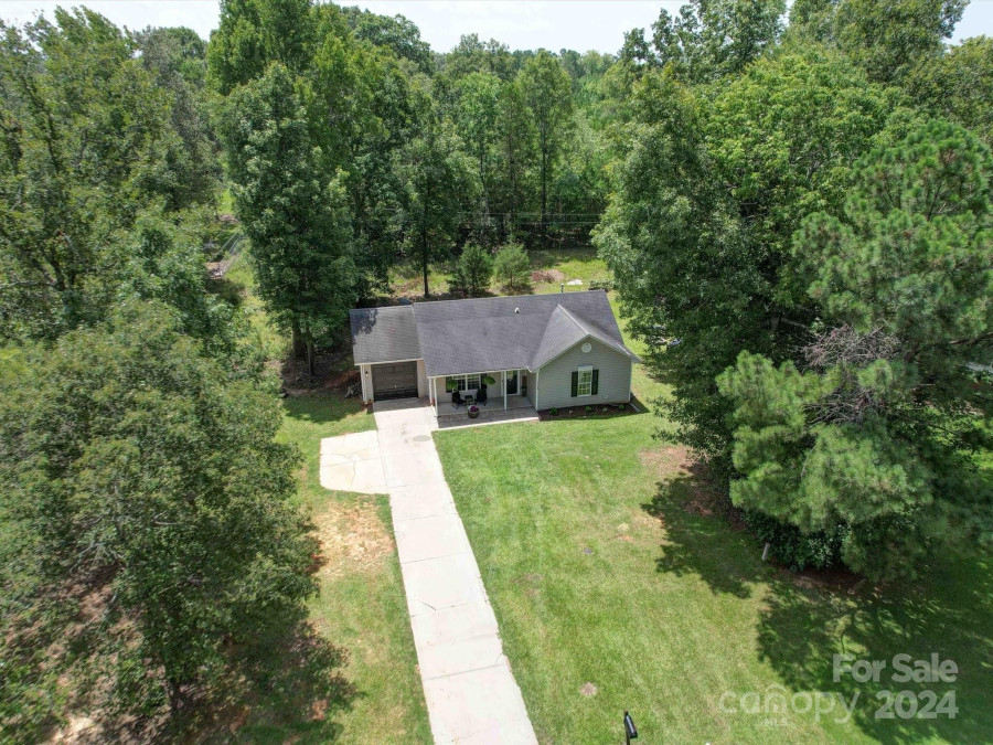 3019 Chinaberry Ln Lancaster, SC 29720