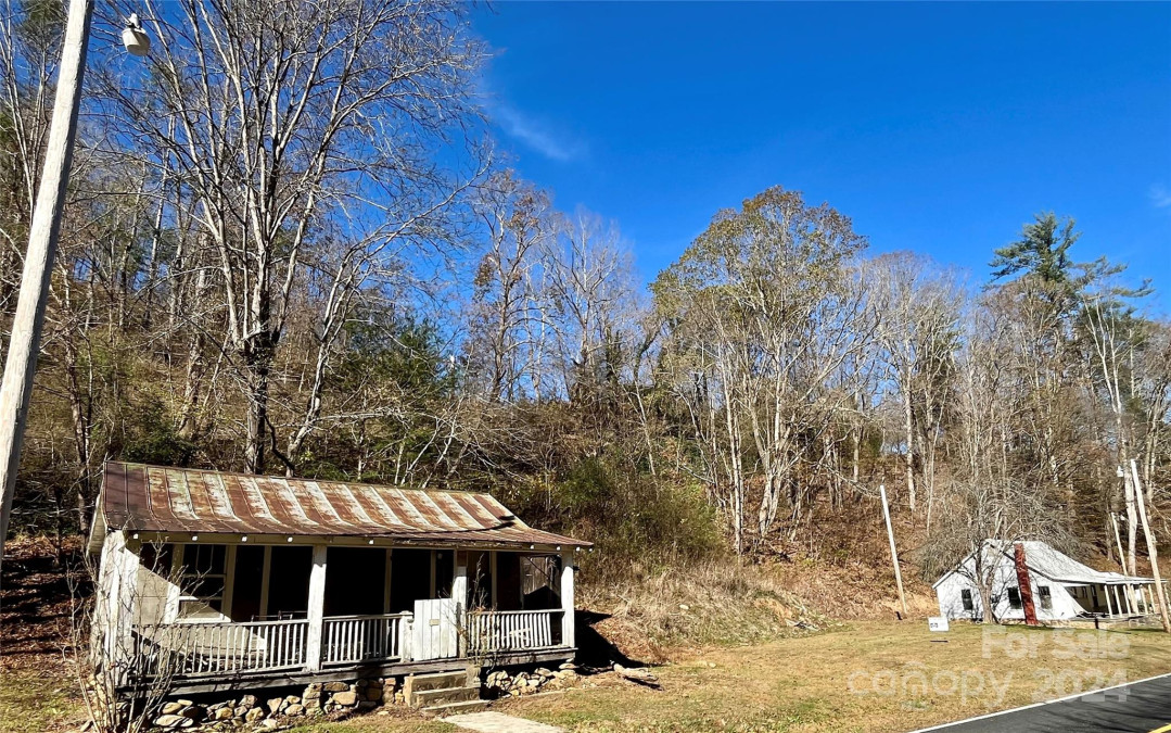 851 Lower Shut In Rd Hot Springs, NC 28743