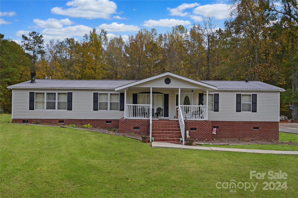 5733 Nc 109 South Wadesboro, NC 28170