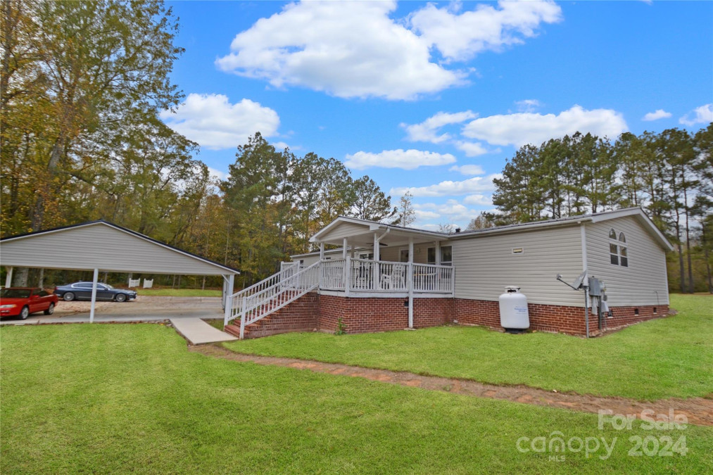 5733 Nc 109 South Wadesboro, NC 28170