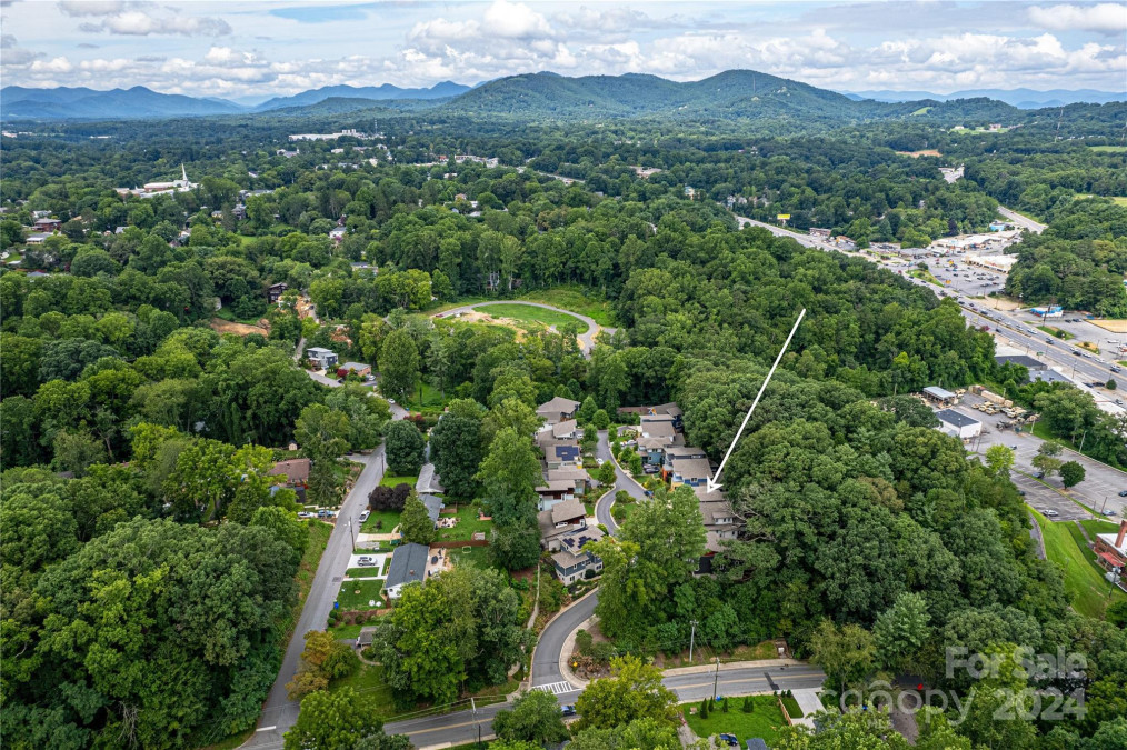 15 Mauricet Ln Asheville, NC 28806