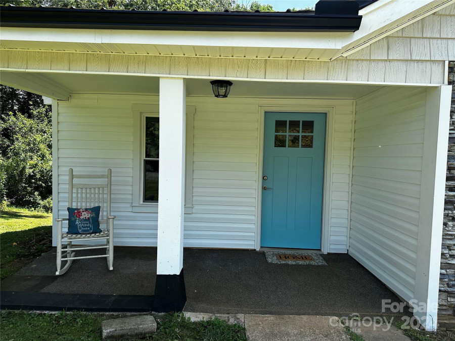 149 Phillips Rd Spruce Pine, NC 28777