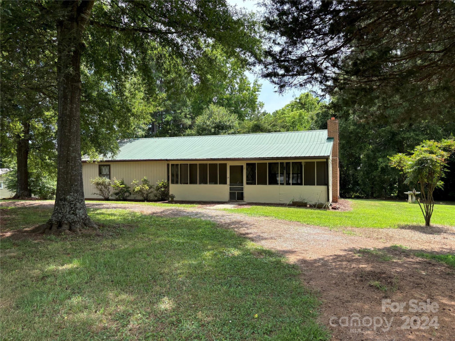 2845 Woodgate Dr Lincolnton, NC 28092