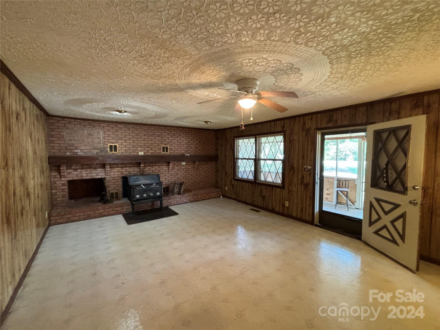 2845 Woodgate Dr Lincolnton, NC 28092