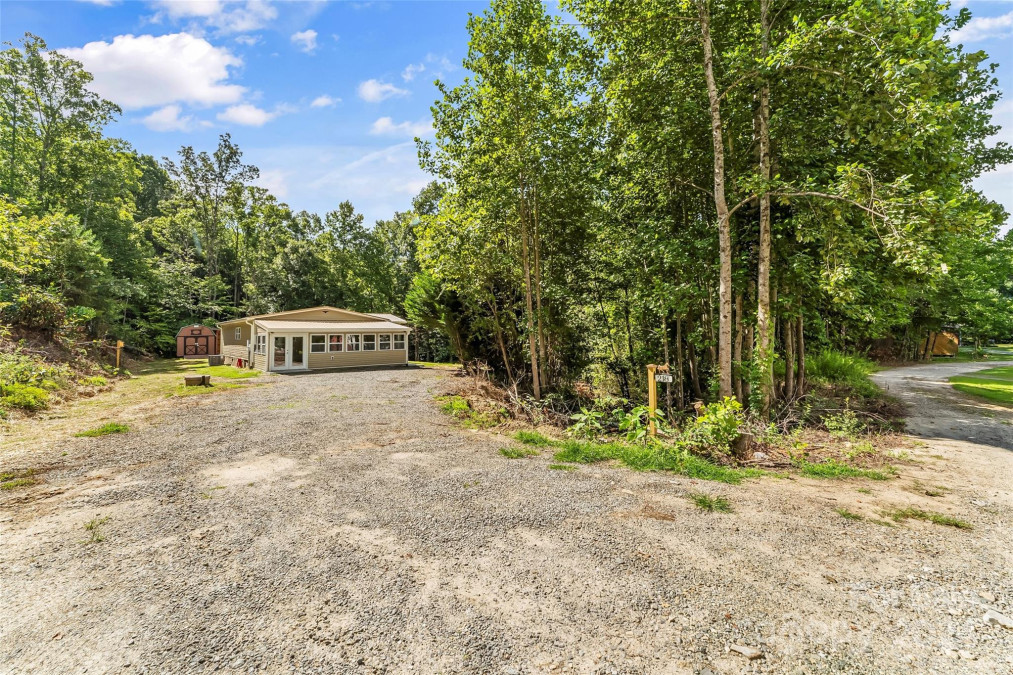 218 Woodrun Dr Marion, NC 28752