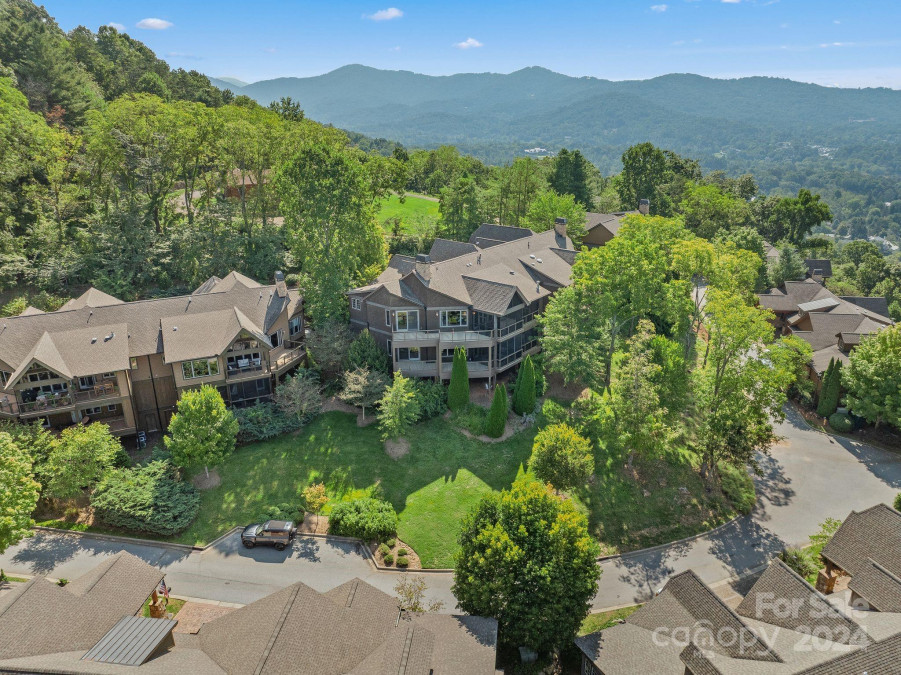 11 Point Bluff Dr Asheville, NC 28804