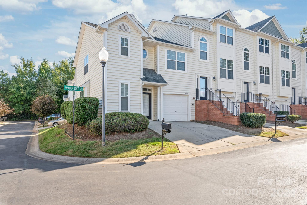 2826 Avalon Loop Rd Charlotte, NC 28269