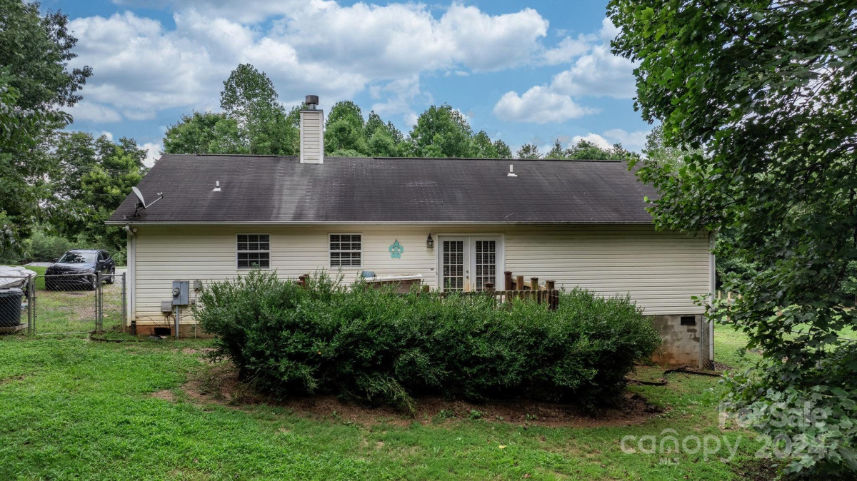 3260 Ed Bowman St Morganton, NC 28655