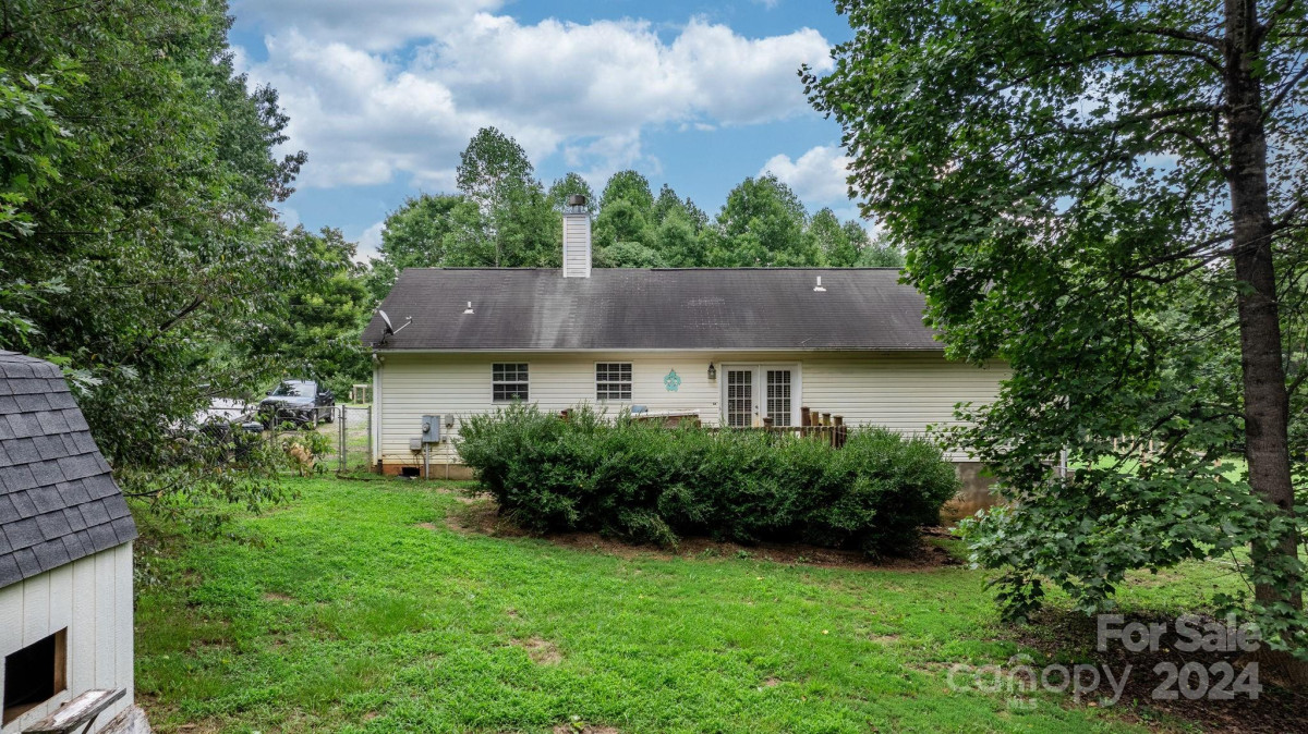 3260 Ed Bowman St Morganton, NC 28655