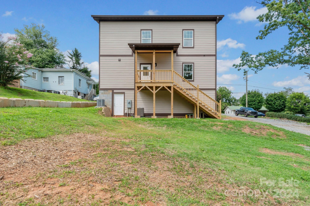 514 Deaverview Rd Asheville, NC 28806