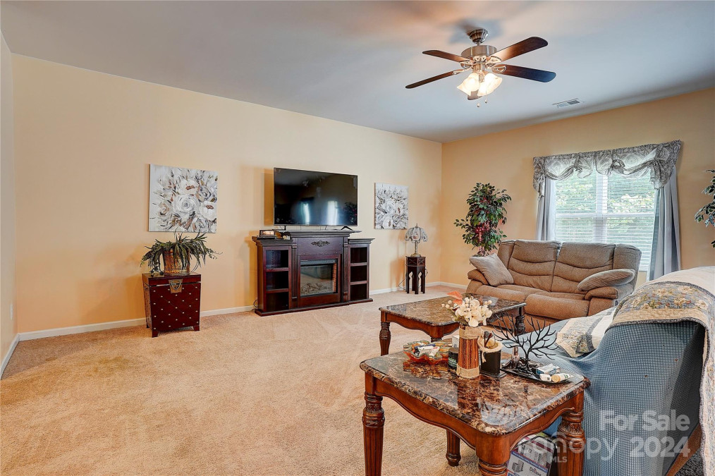 108 Greenway View Ct Mount Holly, NC 28120