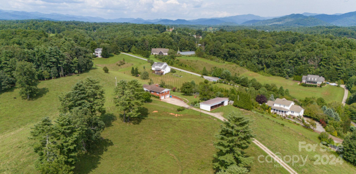 95 Sheppard Branch Rd Weaverville, NC 28787