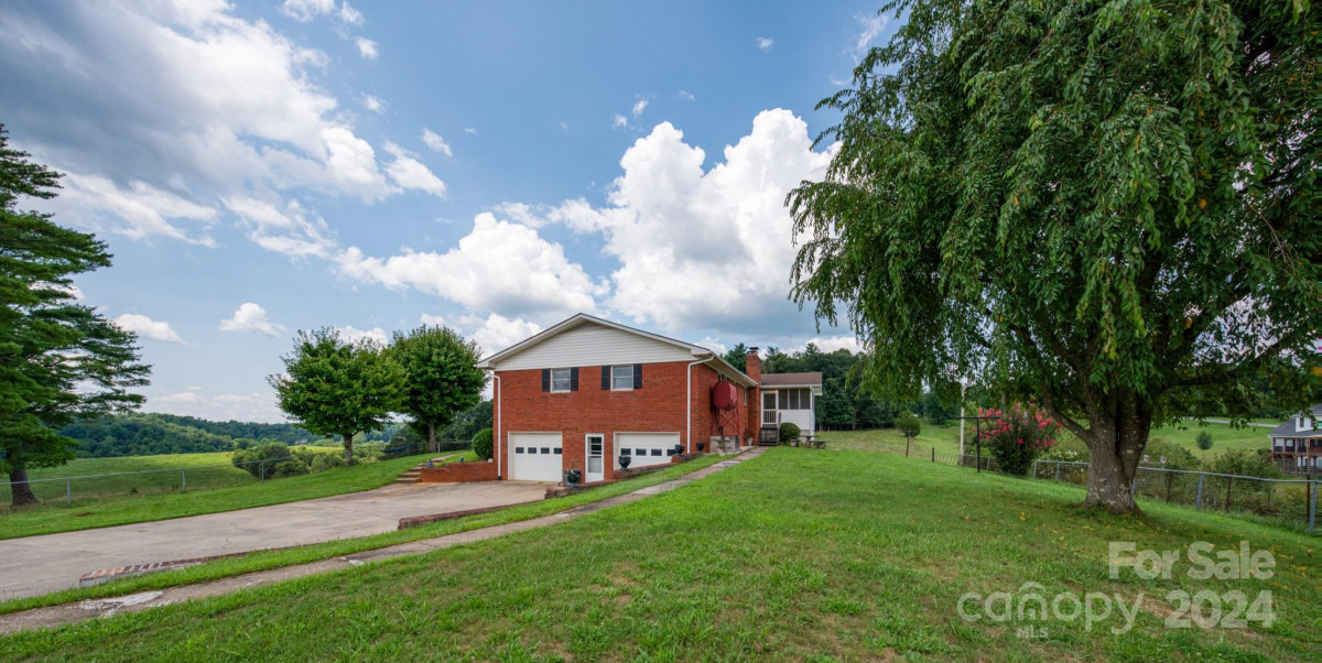 95 Sheppard Branch Rd Weaverville, NC 28787