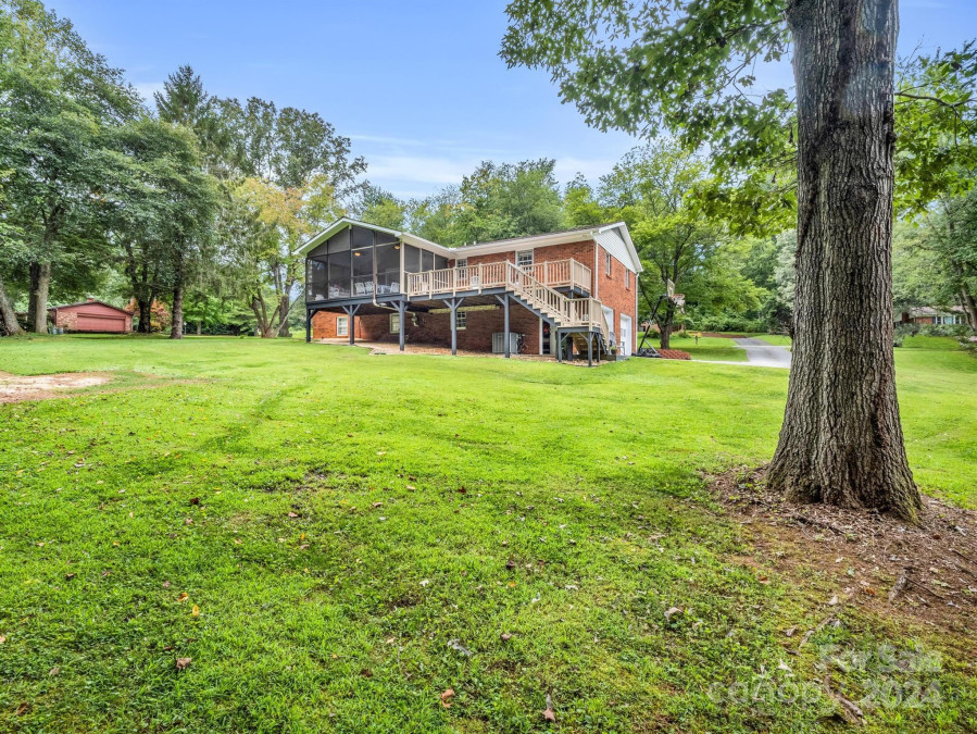 72 Kent Ln Hendersonville, NC 28739